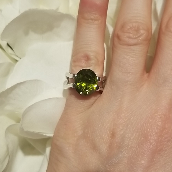 Lia Sophia Jewelry - FREE WITH BUNDLE Lia Sophia | green and silver ring